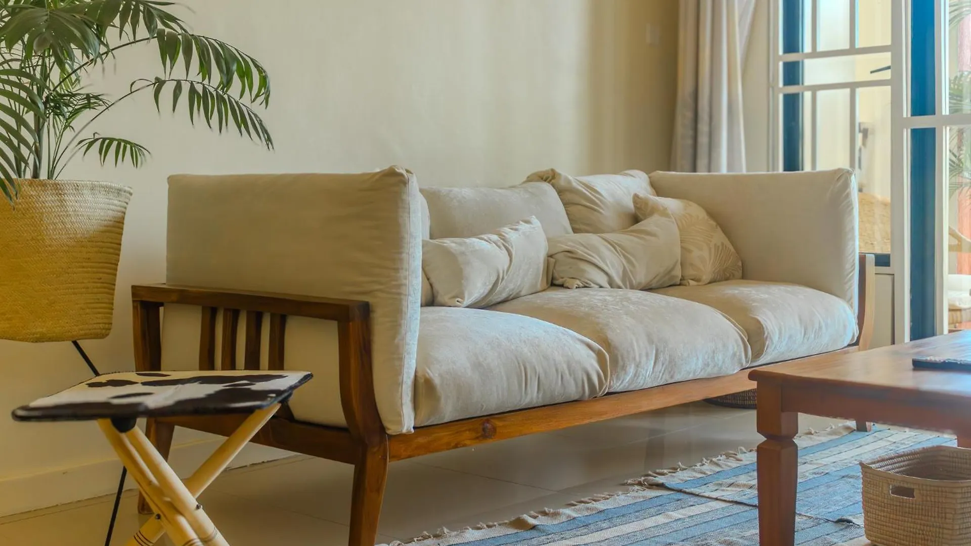 The Greenleaf Apartment, Lubowa. Kampala 0*,